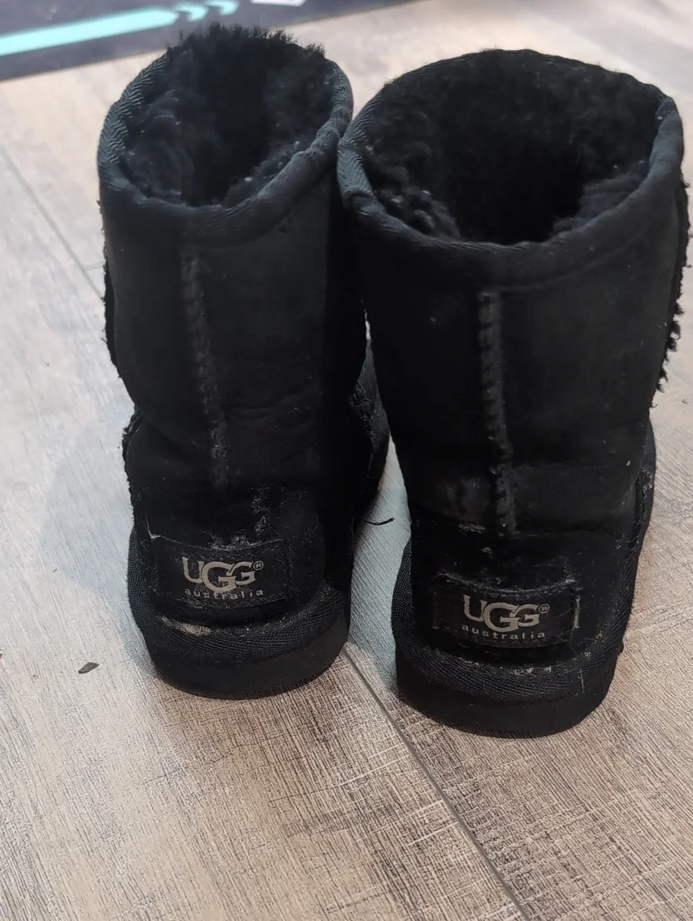 UGG Kids Black Short Shearling-Lined Boots